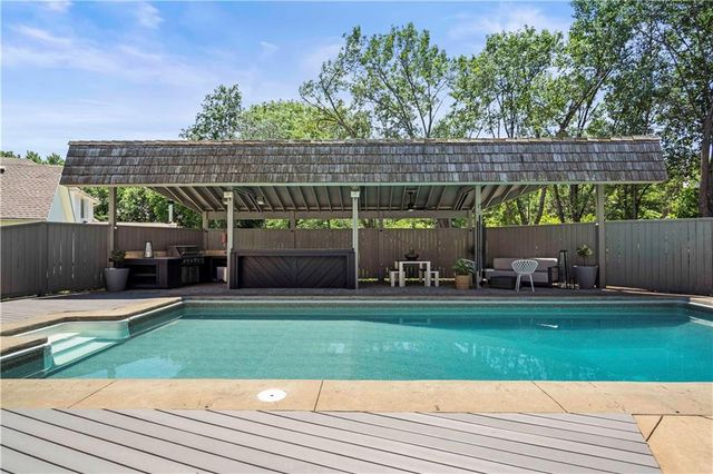 20413 Crickett Lane, Lenexa, KS 66220
