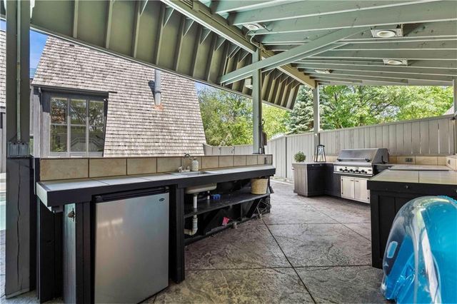 20413 Crickett Lane, Lenexa, KS 66220