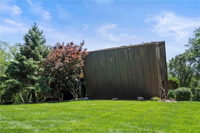 20413 Crickett Lane, Lenexa, KS 66220