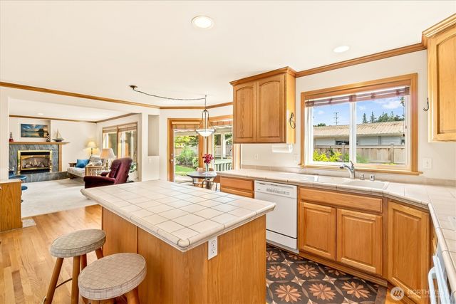 21807 87th Place W, Edmonds, WA 98026