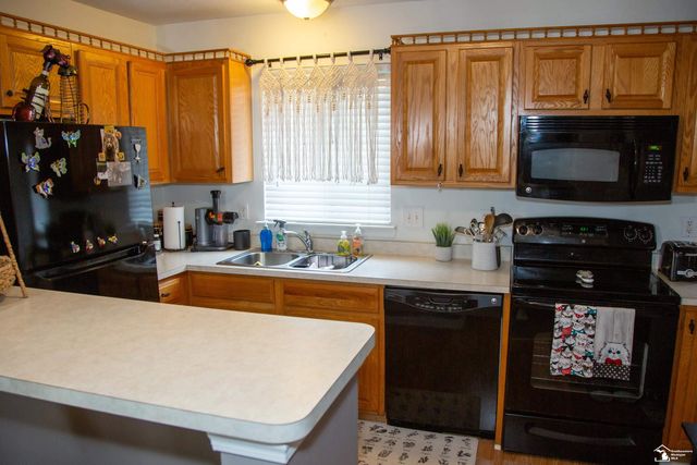 23462 Wagar Court, Brownstown Twp, MI 48183