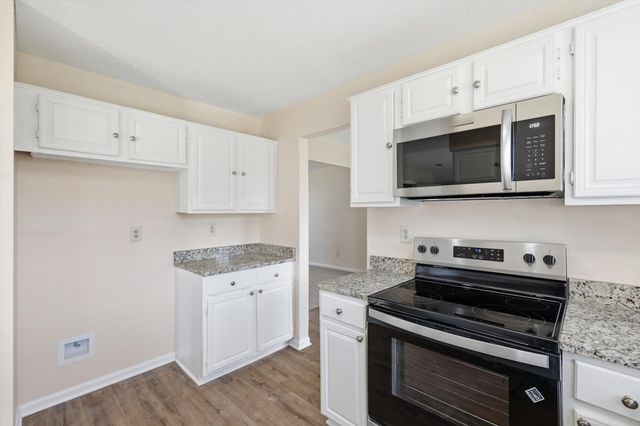 610 Squaw Creek Court, Arlington, TX 76018