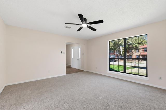 610 Squaw Creek Court, Arlington, TX 76018