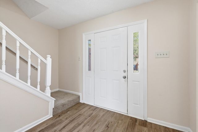 610 Squaw Creek Court, Arlington, TX 76018