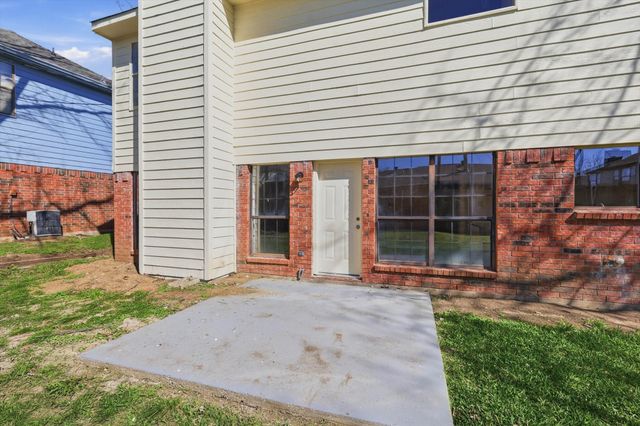 610 Squaw Creek Court, Arlington, TX 76018