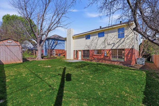 610 Squaw Creek Court, Arlington, TX 76018