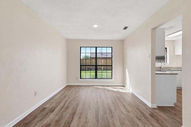 610 Squaw Creek Court, Arlington, TX 76018