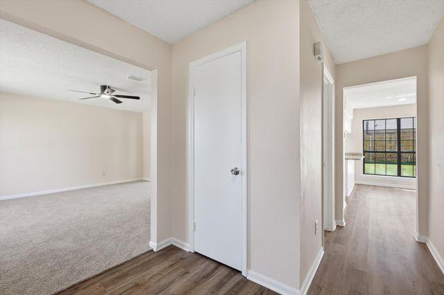 610 Squaw Creek Court, Arlington, TX 76018