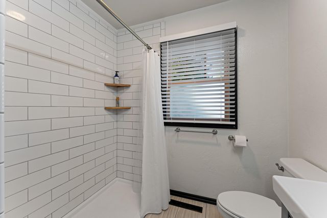 1201 E Park Street, Grants Pass, OR 97527