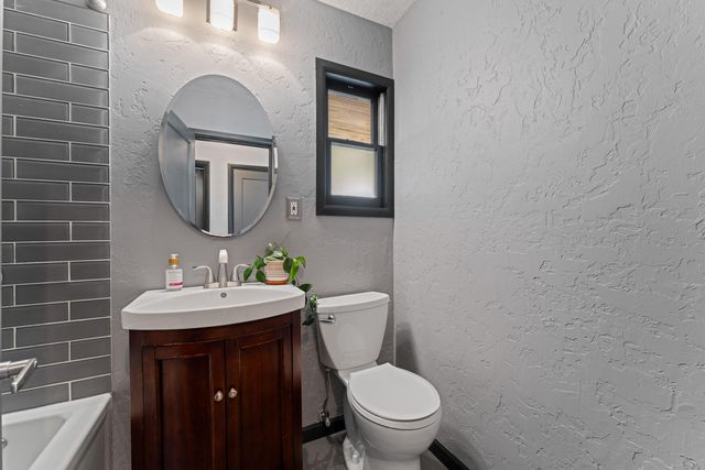 1201 E Park Street, Grants Pass, OR 97527