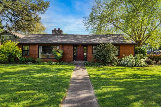 1201 E Park Street, Grants Pass, OR 97527