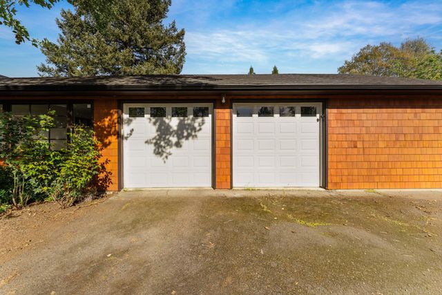 1201 E Park Street, Grants Pass, OR 97527