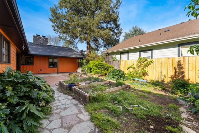 1201 E Park Street, Grants Pass, OR 97527