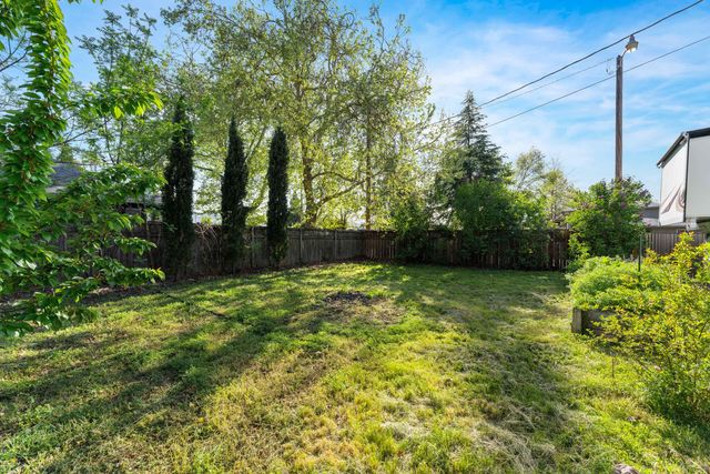 1201 E Park Street, Grants Pass, OR 97527