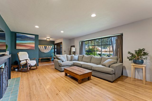 1201 E Park Street, Grants Pass, OR 97527