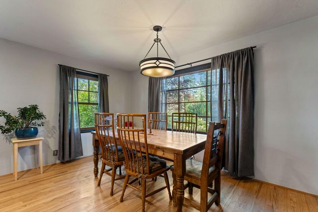 1201 E Park Street, Grants Pass, OR 97527