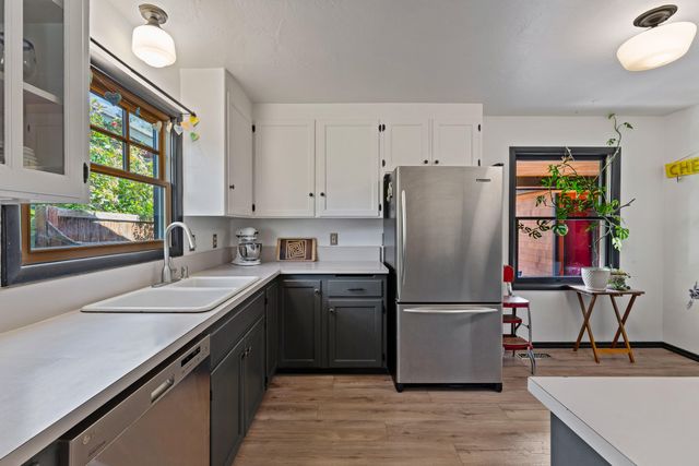 1201 E Park Street, Grants Pass, OR 97527