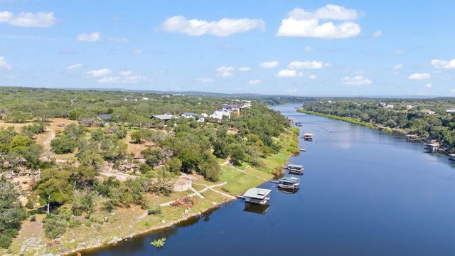 1517 Likeness RD, Spicewood, TX 78669