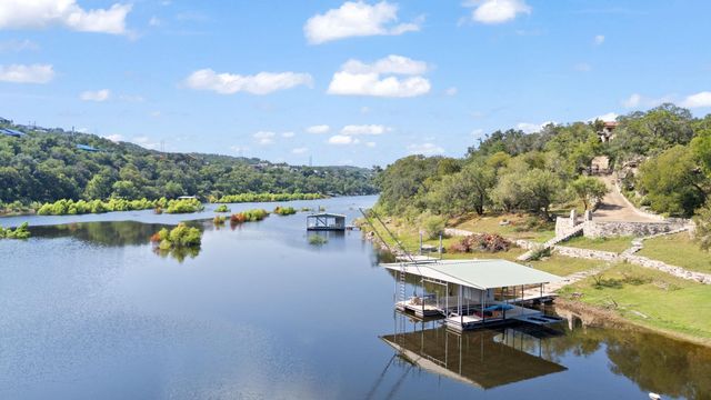 1517 Likeness RD, Spicewood, TX 78669