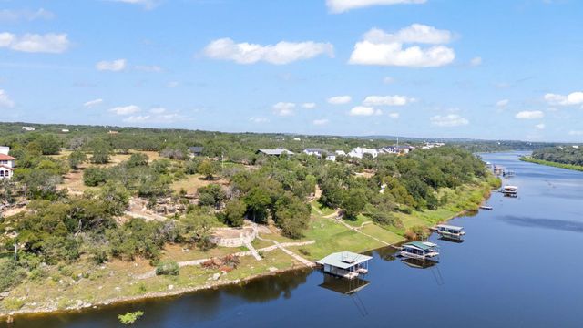 1517 Likeness RD, Spicewood, TX 78669