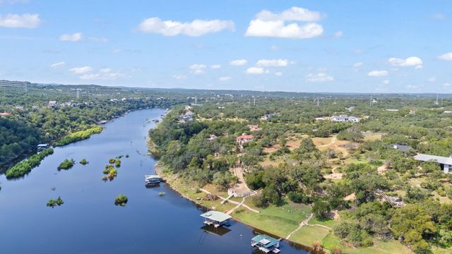 1517 Likeness RD, Spicewood, TX 78669