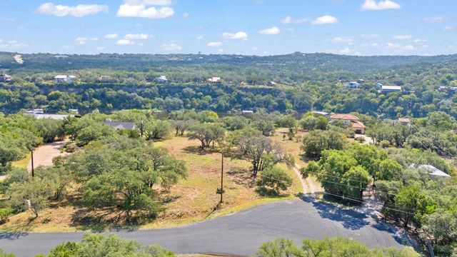 1517 Likeness RD, Spicewood, TX 78669