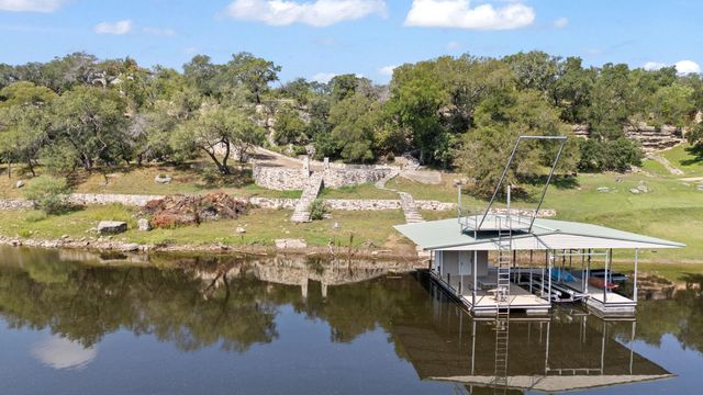 1517 Likeness RD, Spicewood, TX 78669