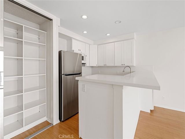 721 Esplanade 403, Redondo Beach, CA 90277
