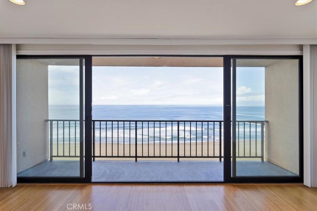 721 Esplanade 403, Redondo Beach, CA 90277