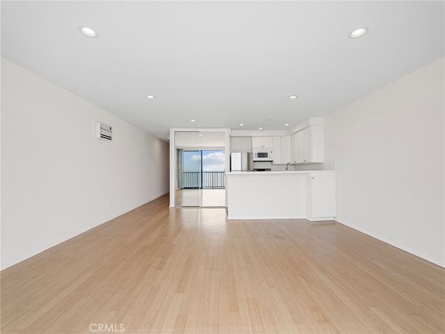 721 Esplanade 403, Redondo Beach, CA 90277