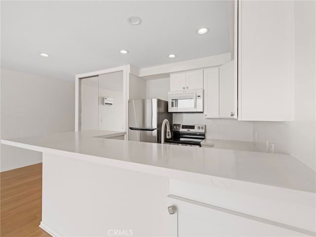 721 Esplanade 403, Redondo Beach, CA 90277