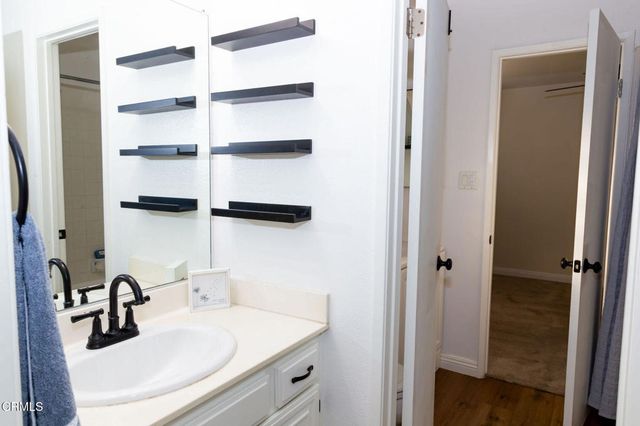 741 Warwick Avenue, Thousand Oaks, CA 91360