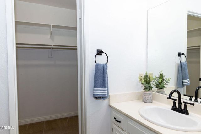 741 Warwick Avenue, Thousand Oaks, CA 91360