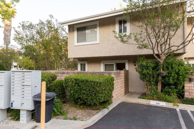 741 Warwick Avenue, Thousand Oaks, CA 91360