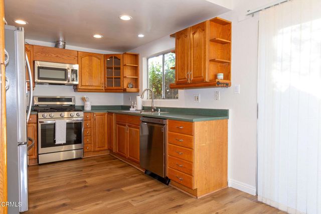 741 Warwick Avenue, Thousand Oaks, CA 91360