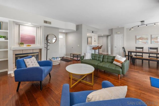 8643 Via Mallorca D, La Jolla, CA 92037