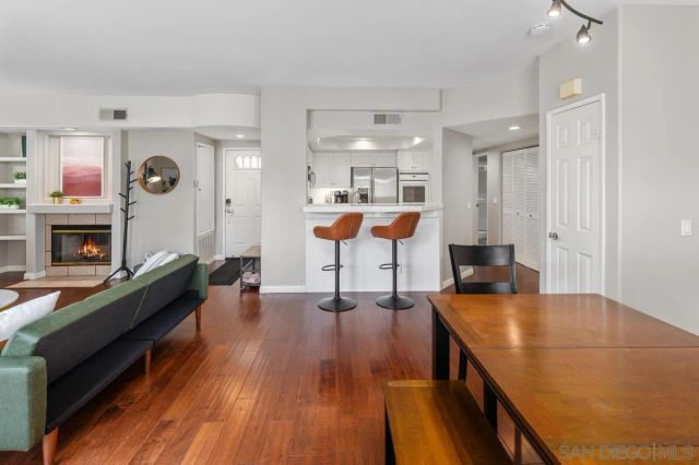 8643 Via Mallorca D, La Jolla, CA 92037