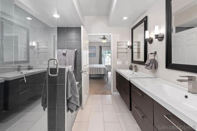 8643 Via Mallorca D, La Jolla, CA 92037