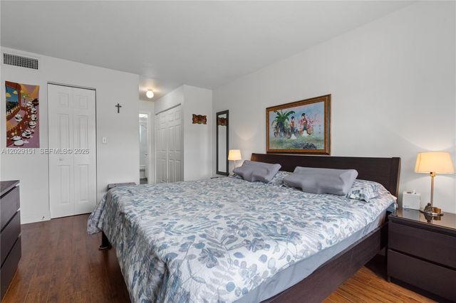 9340 Sunrise Lakes Blvd 209, Sunrise, FL 33322