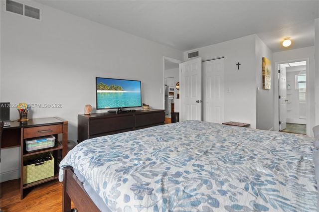 9340 Sunrise Lakes Blvd 209, Sunrise, FL 33322