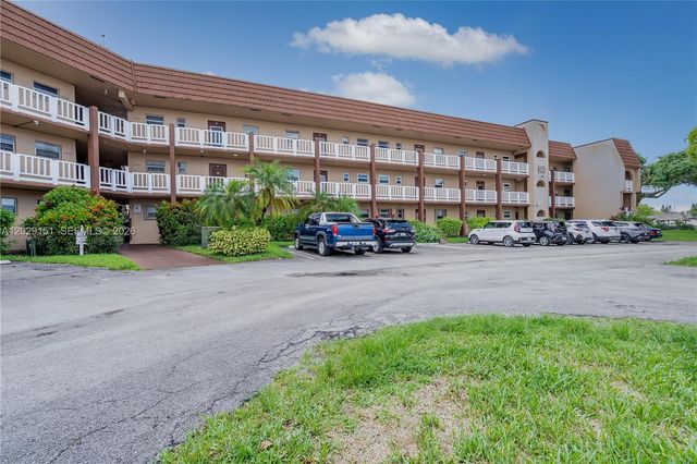 9340 Sunrise Lakes Blvd 209, Sunrise, FL 33322