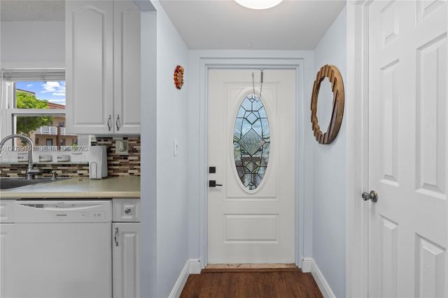 9340 Sunrise Lakes Blvd 209, Sunrise, FL 33322