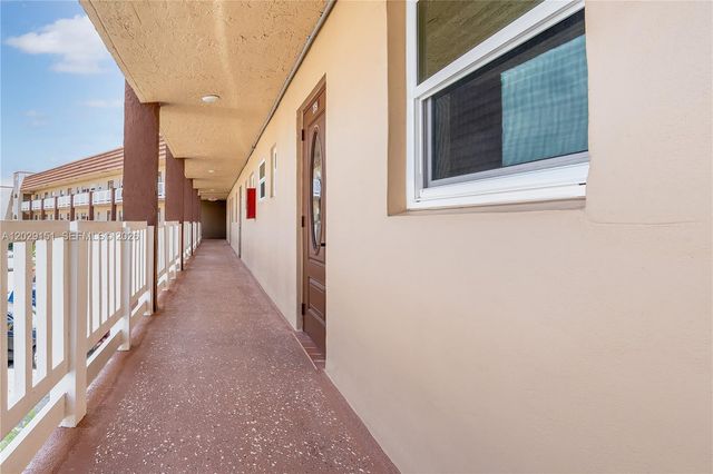 9340 Sunrise Lakes Blvd 209, Sunrise, FL 33322
