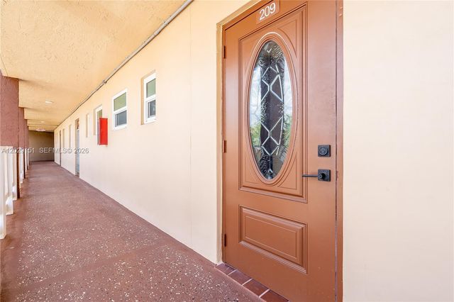 9340 Sunrise Lakes Blvd 209, Sunrise, FL 33322