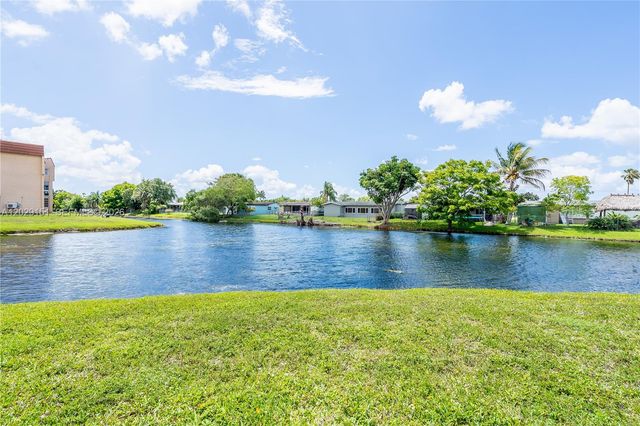 9340 Sunrise Lakes Blvd 209, Sunrise, FL 33322
