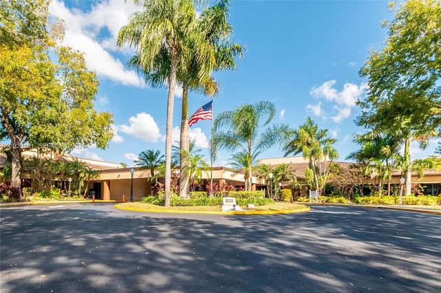 9340 Sunrise Lakes Blvd 209, Sunrise, FL 33322