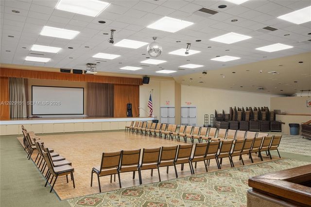 9340 Sunrise Lakes Blvd 209, Sunrise, FL 33322