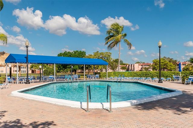 9340 Sunrise Lakes Blvd 209, Sunrise, FL 33322