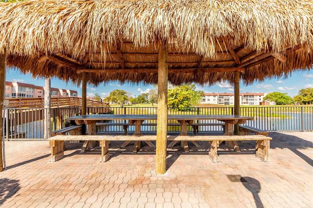 9340 Sunrise Lakes Blvd 209, Sunrise, FL 33322