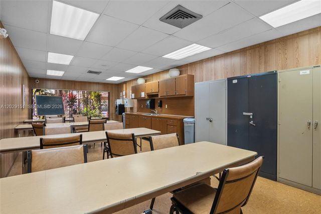 9340 Sunrise Lakes Blvd 209, Sunrise, FL 33322